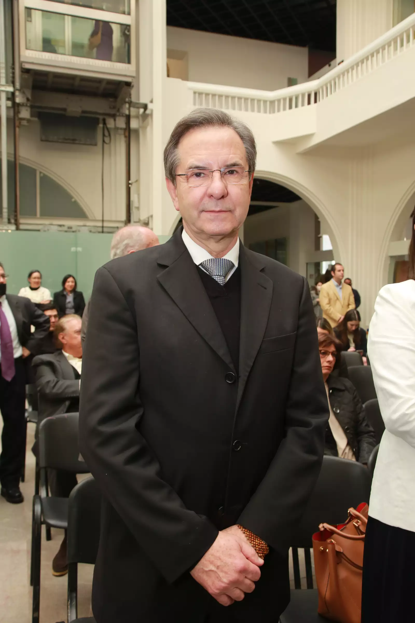 HOMENAJE A MARIE THÉRÈSE HERNAND DE ARANGO