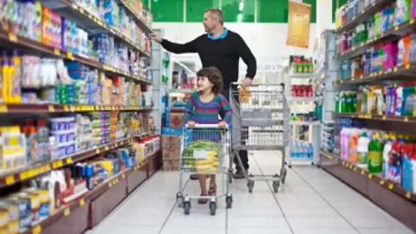 La empresa opera 200 tiendas en todo México, y 72 restaurantes. (Foto: Getty Images)