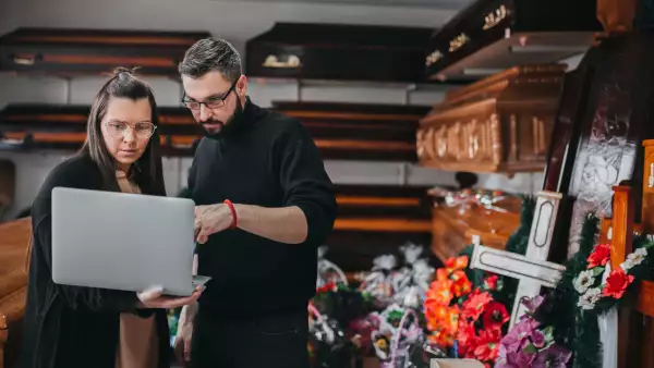 Planes financieros para el más allá: Solo 4% de mexicanos tienen un seguro funerario anticipado