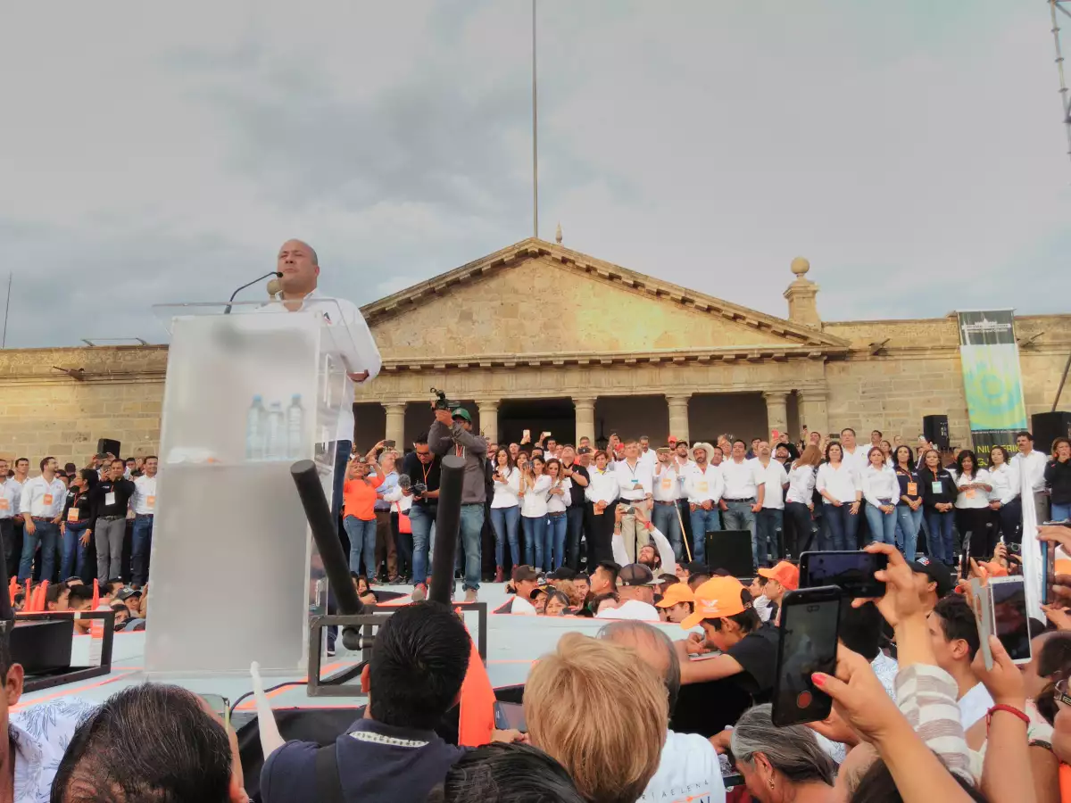 Sin mencionar