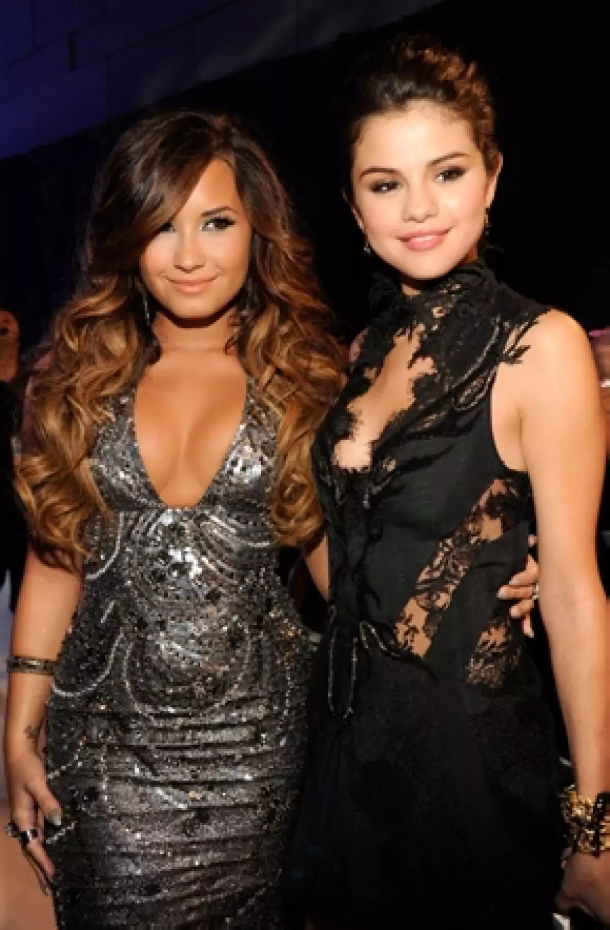 En el pasado las cantantes solían llevarse muy bien, ahora lo dudamos, y es que Demi dejó de seguir a Selena en Twitter.