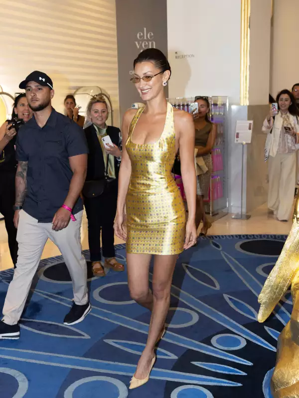 Todos los looks de Bella Hadid en Cannes 2024