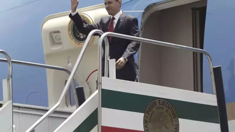 El presidente estadounidense arribó la tarde de este jueves a la Ciudad de México para tratar de intensificar las relaciones bilaterales. Fue recibido por la Canciller, Patricia Espinosa, y el embajador de México en EU, Arturo Sarukhán.
