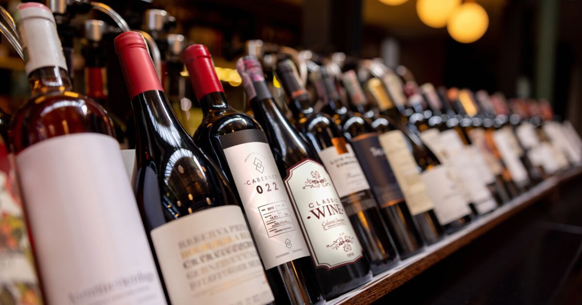 Onu 7.000 şişeden fazla şarap çaldığı için tutukladılar