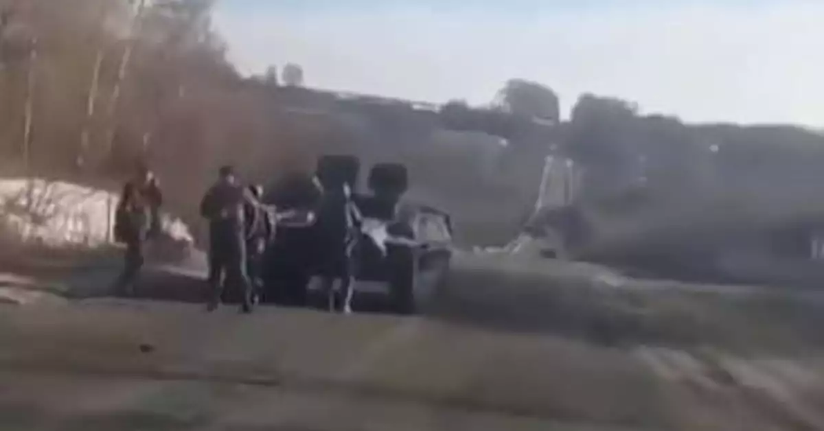 tanque ruso se queda a mitad del camino en ucrania