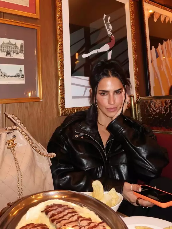 Bárbara de Regil se une al elenco de 'Carlota'