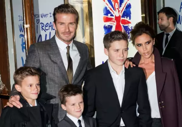 Así fue vista el 12 de diciembre junto a su familia en un evento al que asistieron todas las integrantes de las Spice Girls.
