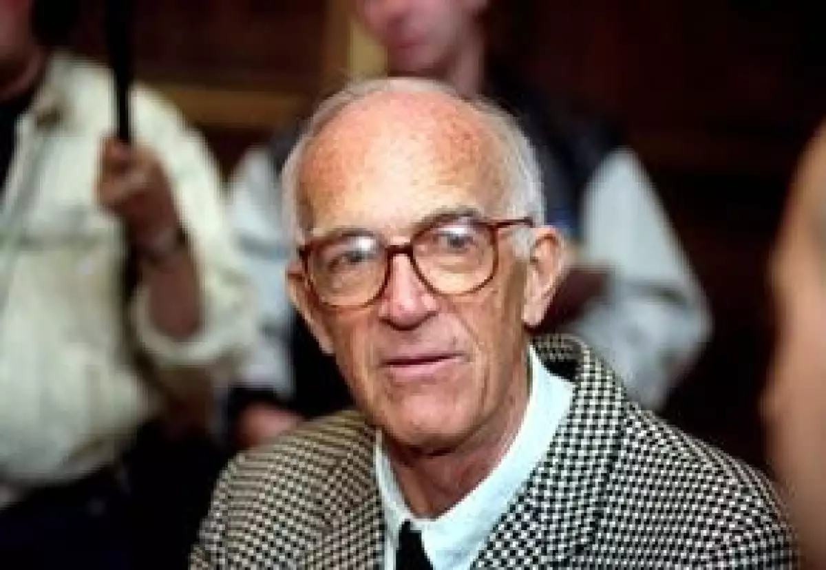 Joern Utzon, el arquitecto danés que diseñó el teatro mundialmente reconocible falleció en Dinamarca a los 90 años.