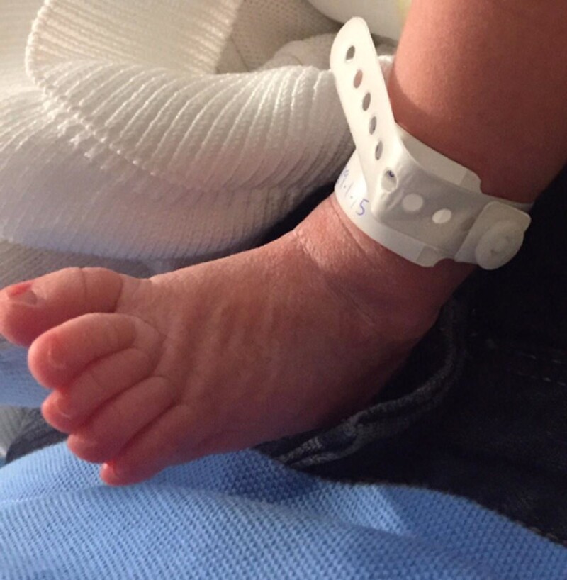 Este es la foto que compartió Shakira del pie de Sasha. Subió la imagen con el mansaje en inglés y en español.