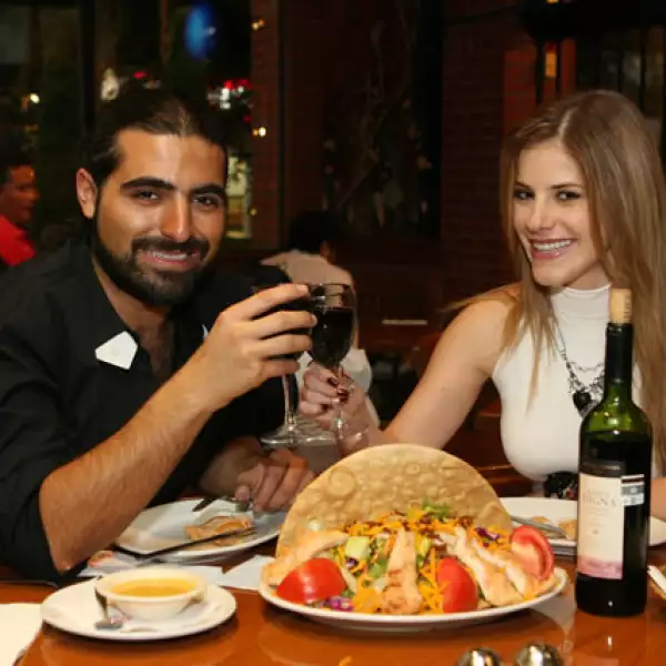 Sergio Gabriel y Pamela Jean.