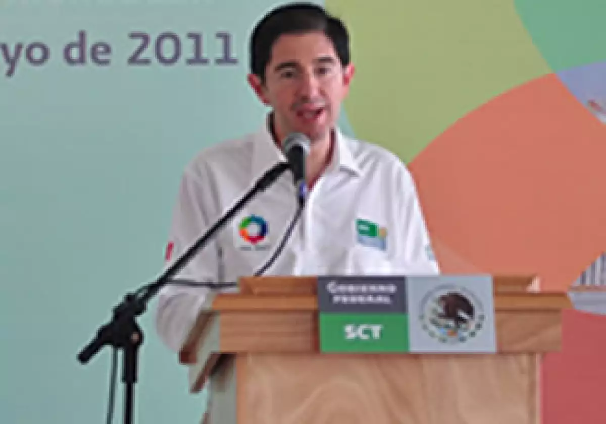 Pérez-Jácome dijo que Telmex debe cumplir con el Acuerdo de Convergencia para cambiar su título de concesión. (Foto: Notimex)