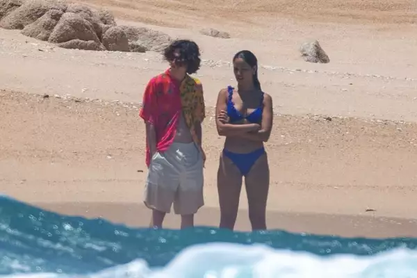 Timothée Chalamet y Eiza González