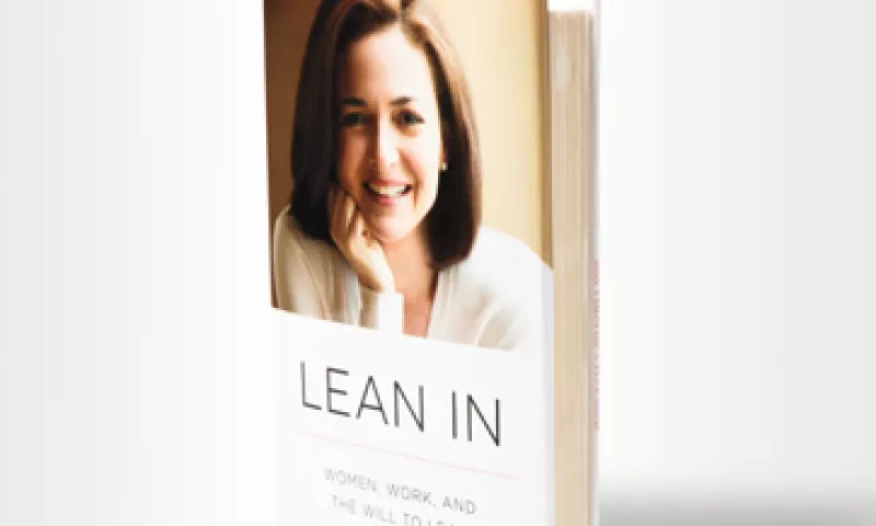 La tesis del libro es sencilla: la situación laboral de las mujeres no ha avanzado nada, pues éstas siguen apartadas de los puestos de poder. (Foto: Mark Fauche)