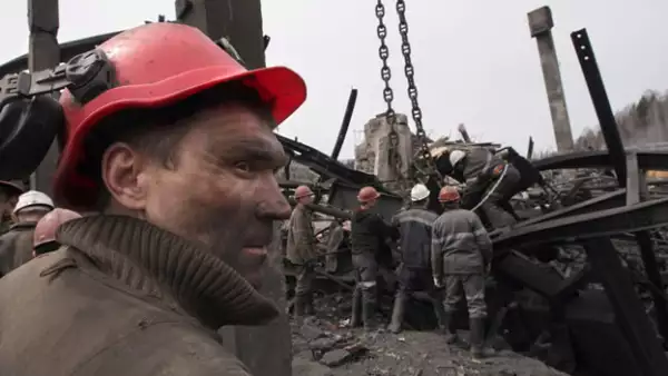 Restos de explosion en mina de Rusia