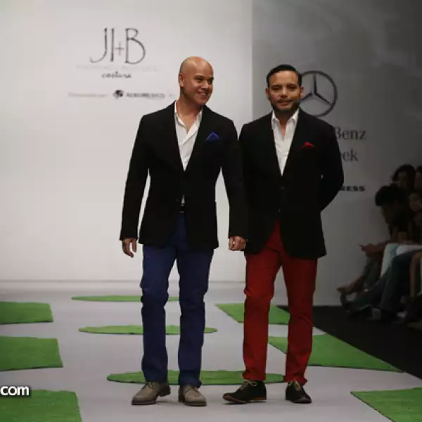 Desfile JL B
