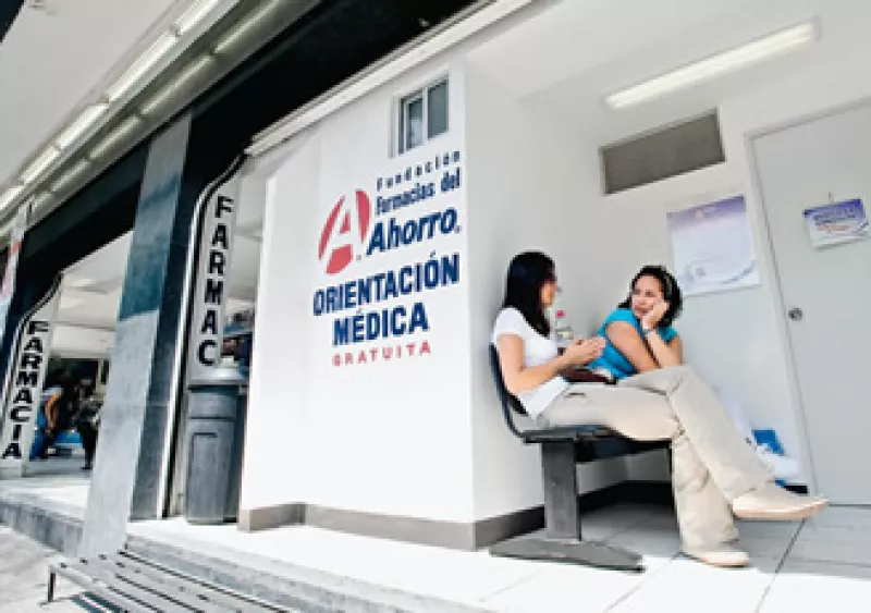 Farmacias del Ahorro ya adoptó el nuevo modelo con médicos en sus 920 establecimientos. (Foto: Alejandro Hernández Olvera)