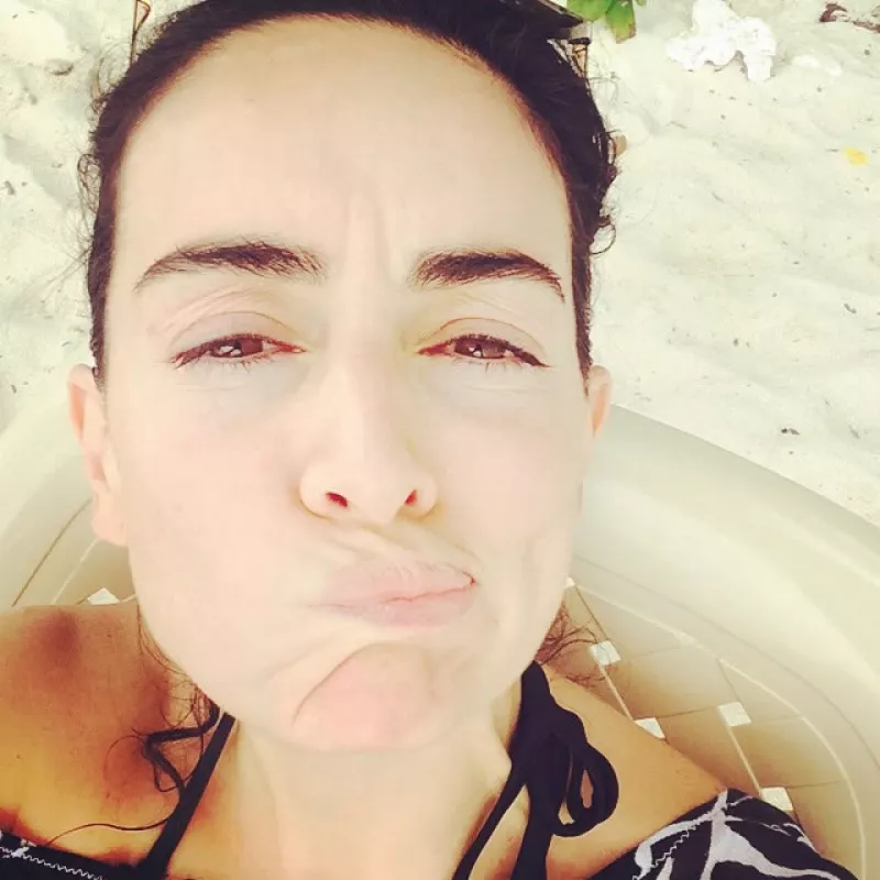 Súper ágil, la guapa actriz muestra de qué está hecha cuando de ejercitarse se trata... ¿Será?