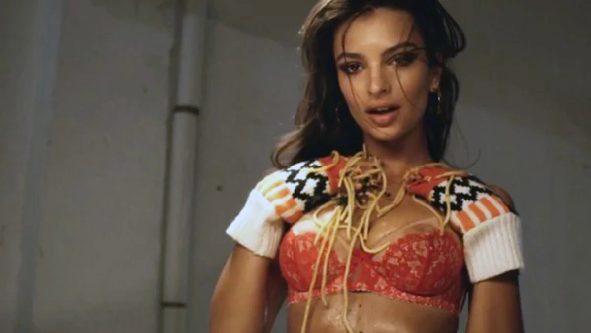 Emily Ratajkowski