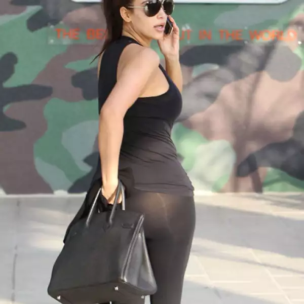 Kim Kardashian tal vez no lo hizo apropósito, pero lo cierto es que dejó ver más de la cuenta con su ropa deportiva.