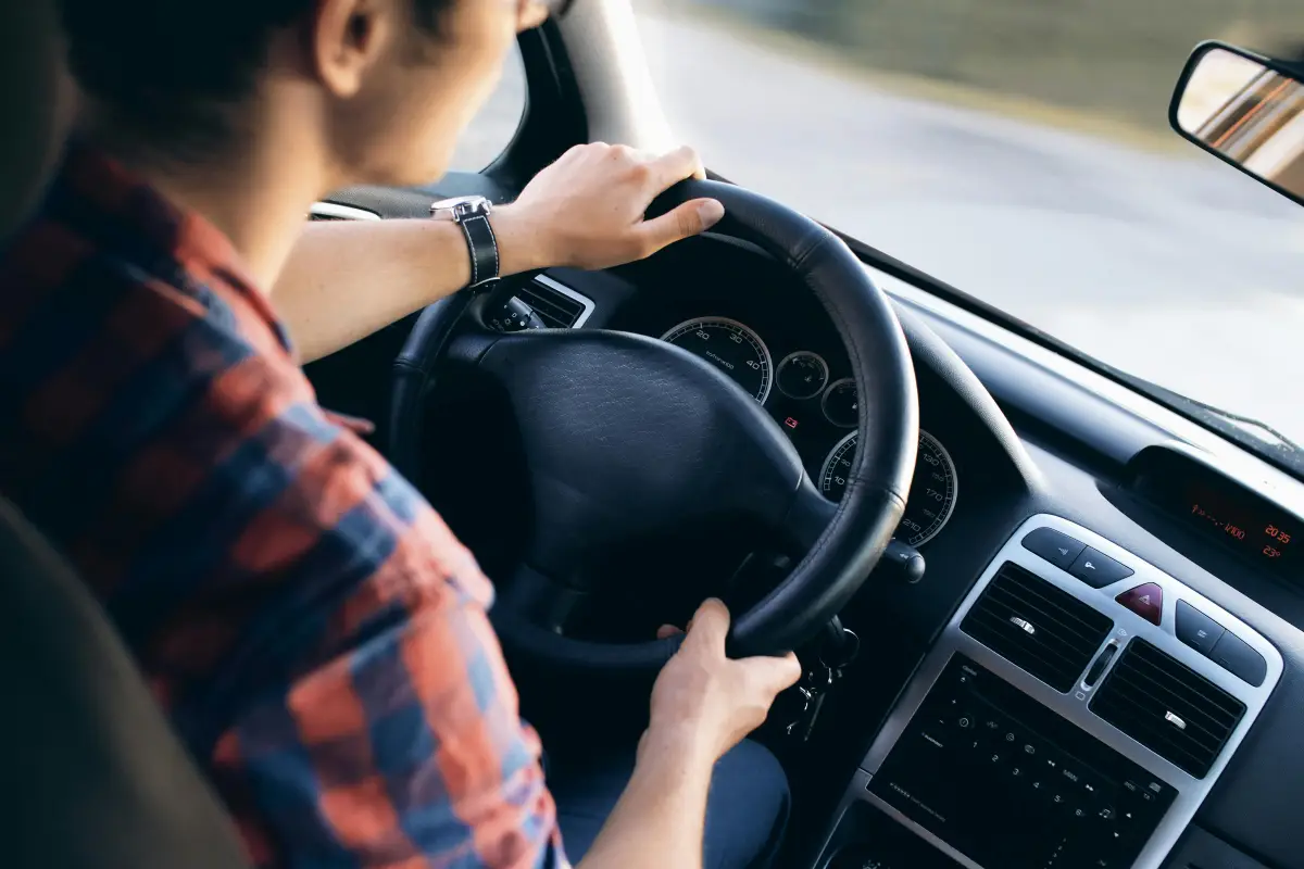 ¿Cuánto cuesta, en promedio, tener un automóvil en la CDMX?