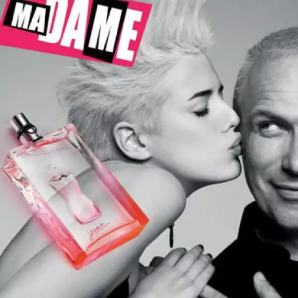 Se dice que la inglesa Agyness Deyn, de 25 años es la futura Kate Moss porque no se parece a ninguna otra modelo y su estilo es desenfadado, único y copiado ya por miles de mujeres. Su nombre real es Laura Hollins y ha sido imagen de las nuevas fragancias