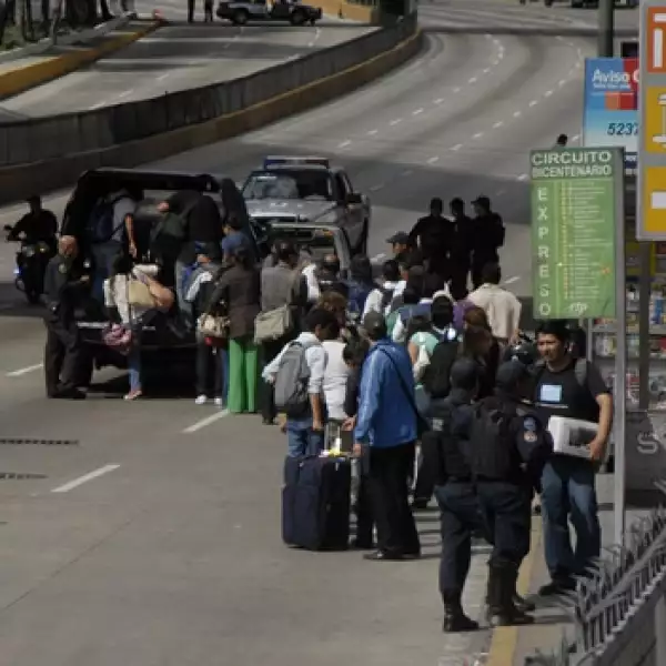 bloqueo maestros aeropuerto 2