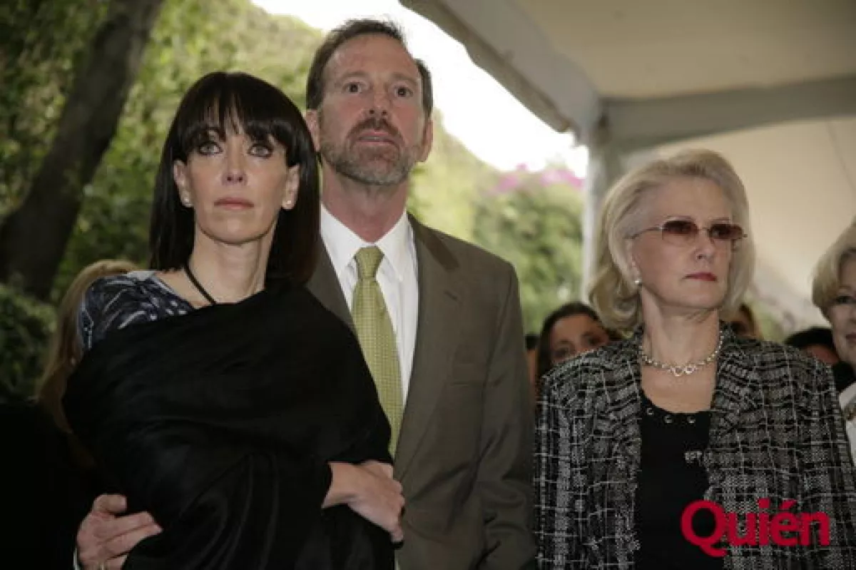 Mariasun Aramburuzabala, Tony Garza, Lucrecia Aramburuzabala