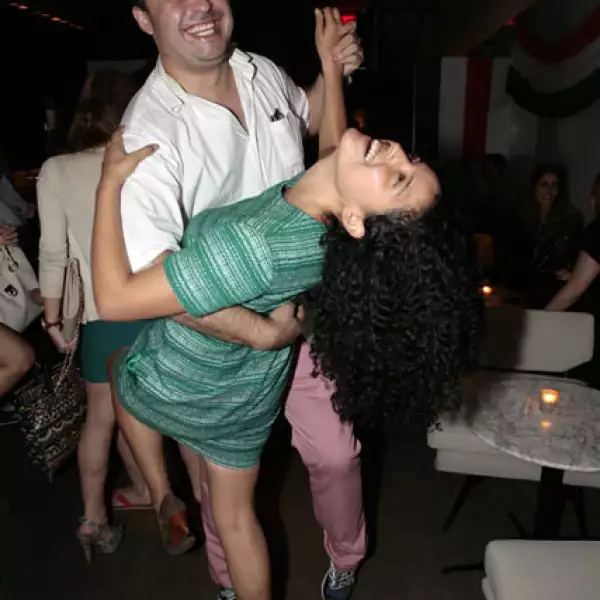 Antonio Castro,Sandra Davila