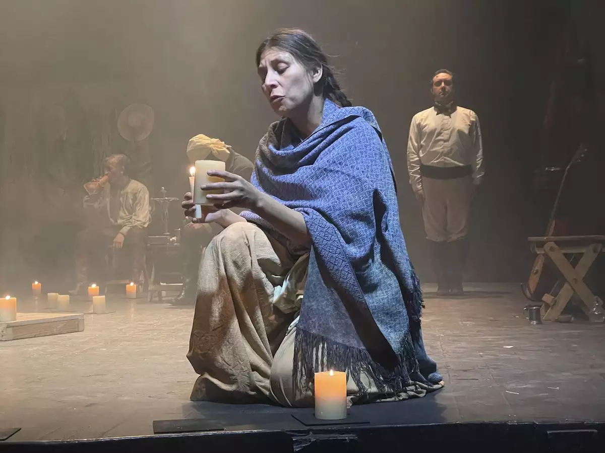 En medio de la maleza, se presenta en el teatro La Capilla de la Ciudad de México. 