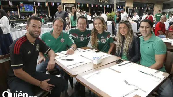 Collin Laufenberg,Dustin Defrantes,Mauricio García,Liliana Meza,Sabrina López,Bernardo González