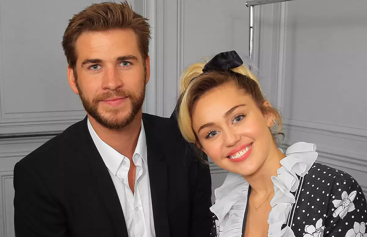 Miley-Cyrus-liam-hemsworth-detalle-intimo-anatomia