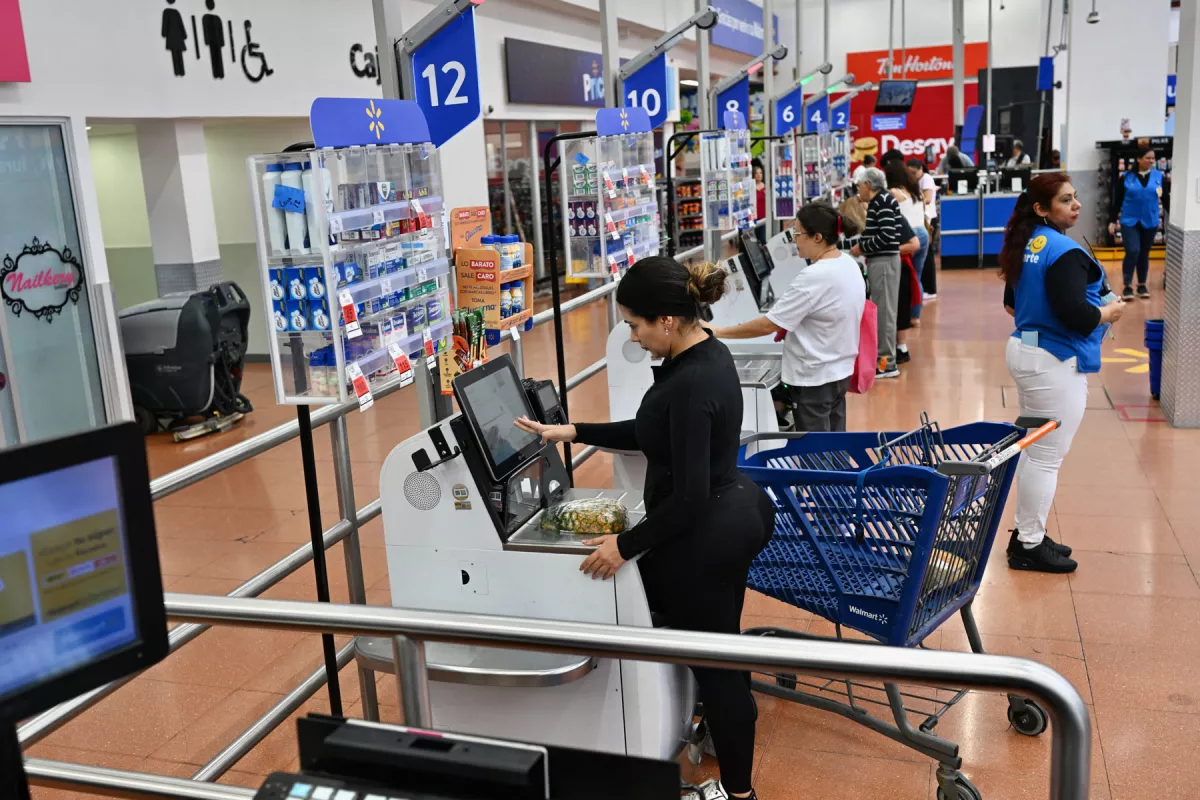 Los mexicanos ya no pagan por una marca: así ajustan sus hábitos de consumo para sobrevivir a los precios altos