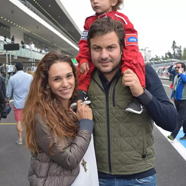 Verónica Acuña con Doménico y Marcelo Quadrini