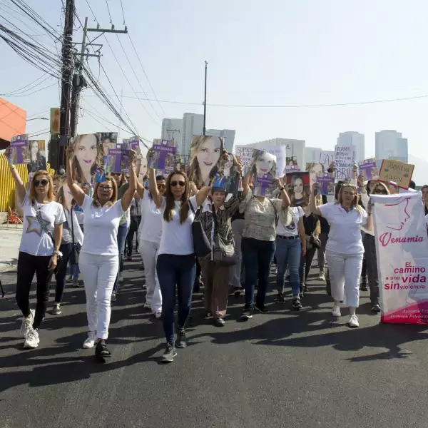 Abril Pérez marcha