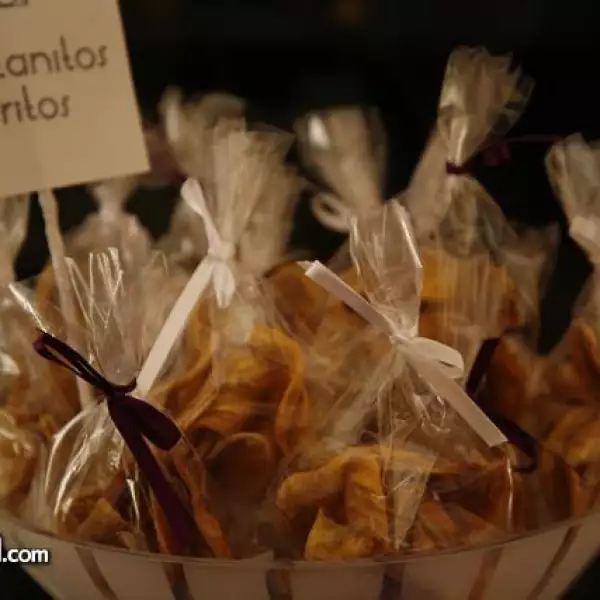 Boda Irene Chaparro y Alberto Pereyra mesa de dulces