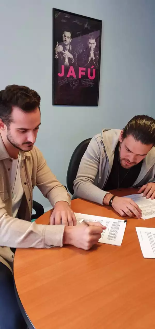 thumbnail_Firma U1.jpg