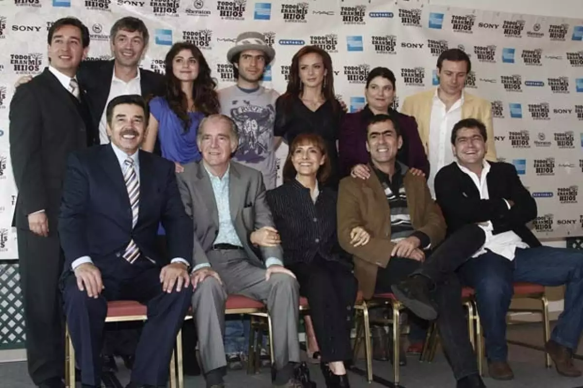 La protagonista de melodramas como Cuando seas mía y Mañana es para siempre aseguró que por el momento no tiene planes de volver a la televisión, pues desea explorar su talento en el teatro.
