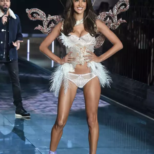 Alessandra Ambrosio.