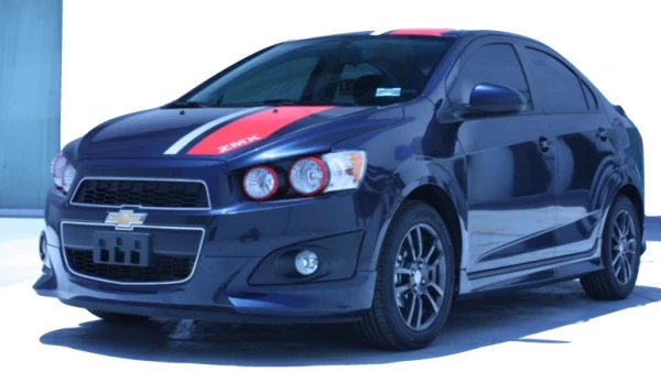 GM ofrece versiones deportivas de los modelos Chevrolet Sonic ZMX y Chevrolet Spark ZMX para atender al mercado joven