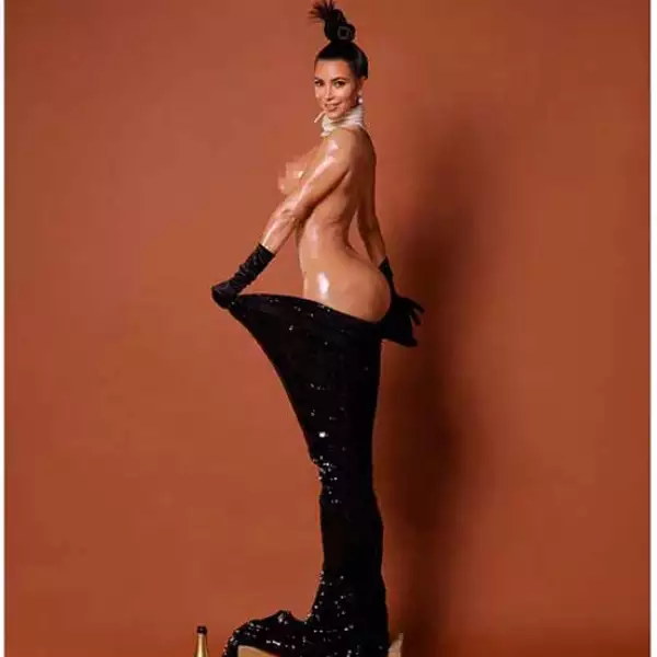 Su trasero es una parte muy importante para Kim, por lo que trata de presumirlo constantemente.
