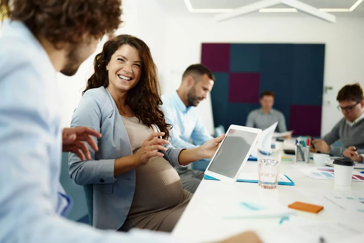 Como mujeres, ¿apoyamos a las madres que trabajan? (Yo no lo hacía)