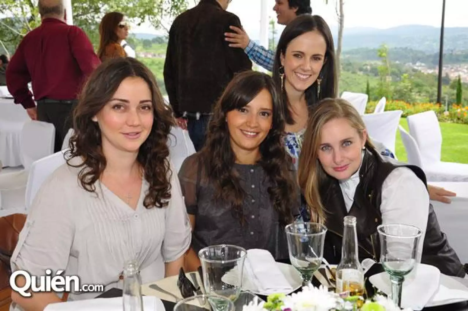 Civil Bety Vega y Rene Palme