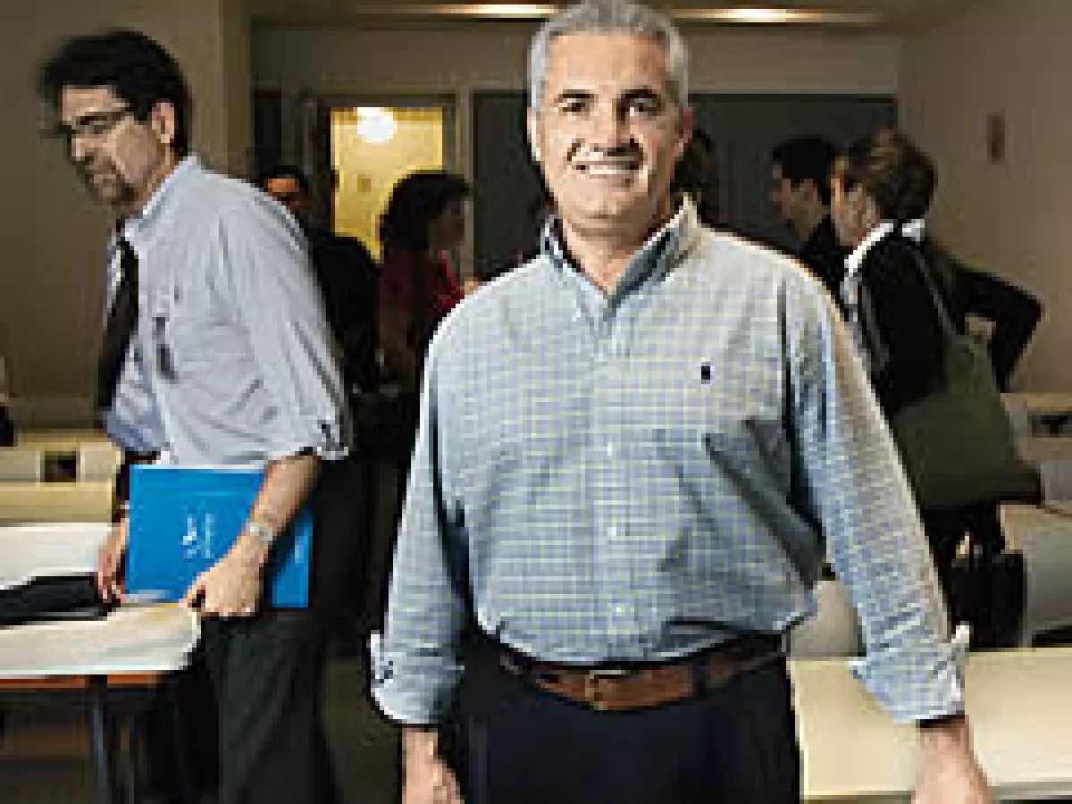Enrique Martínez, fundador de Benesta, quiere que los altos márgenes del sector financiero pasen a sus distribuidores. (Foto: Alfredo Pelcastre / Mondaphoto)