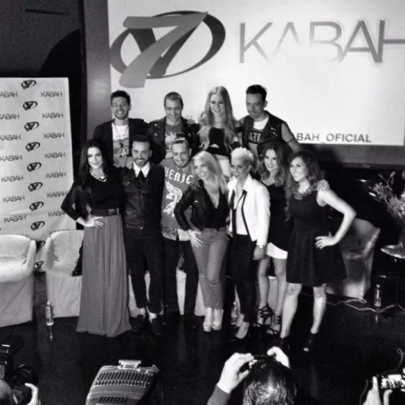 La tarde de este jueves los integrantes de OV7 convocaron a una conferencia de prensa en donde se dio la sorpresiva aparición de Kabah, quienes regresan a la escena musical para un tour en conjunto