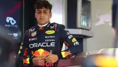 Él es Arvid Lindblad, el joven piloto que suplirá a Verstappen en la FP1 del GP de México 2025