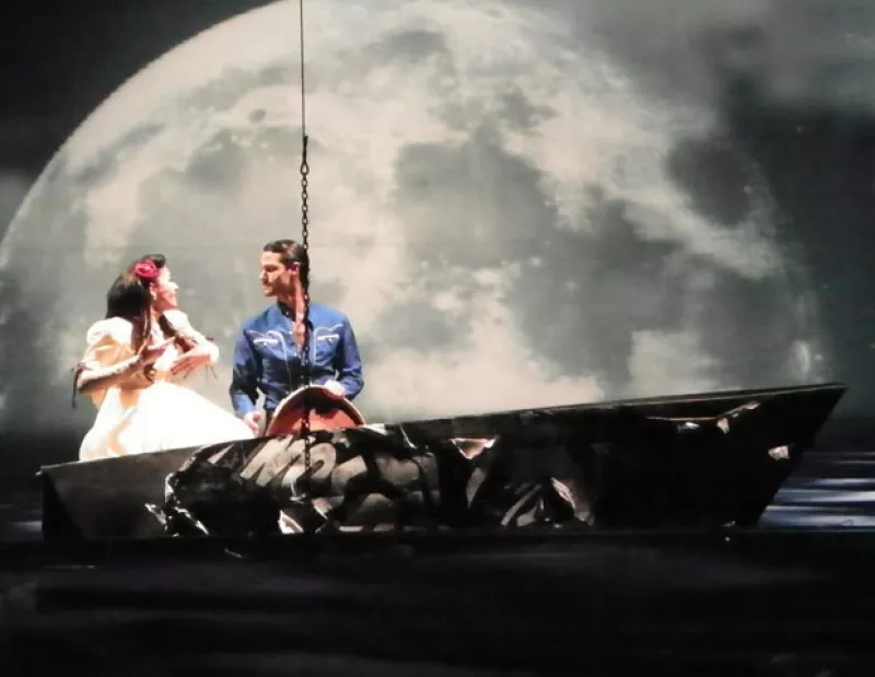 El musical `Si nos dejan´está en sus últimas semanas y la comedia `La caja´ es un éxito en taquilla.