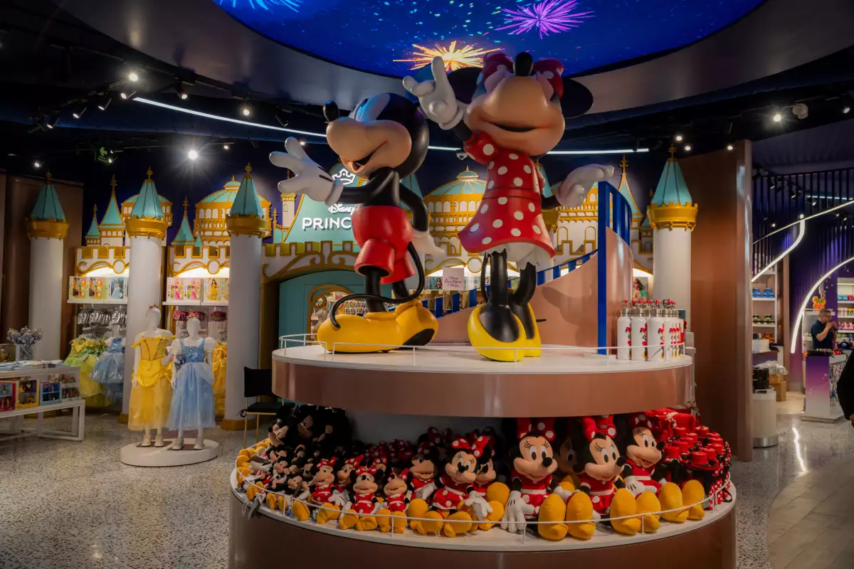 Disney abre sus propias tiendas en México, ¿qué pasará con su alianza con Liverpool? 