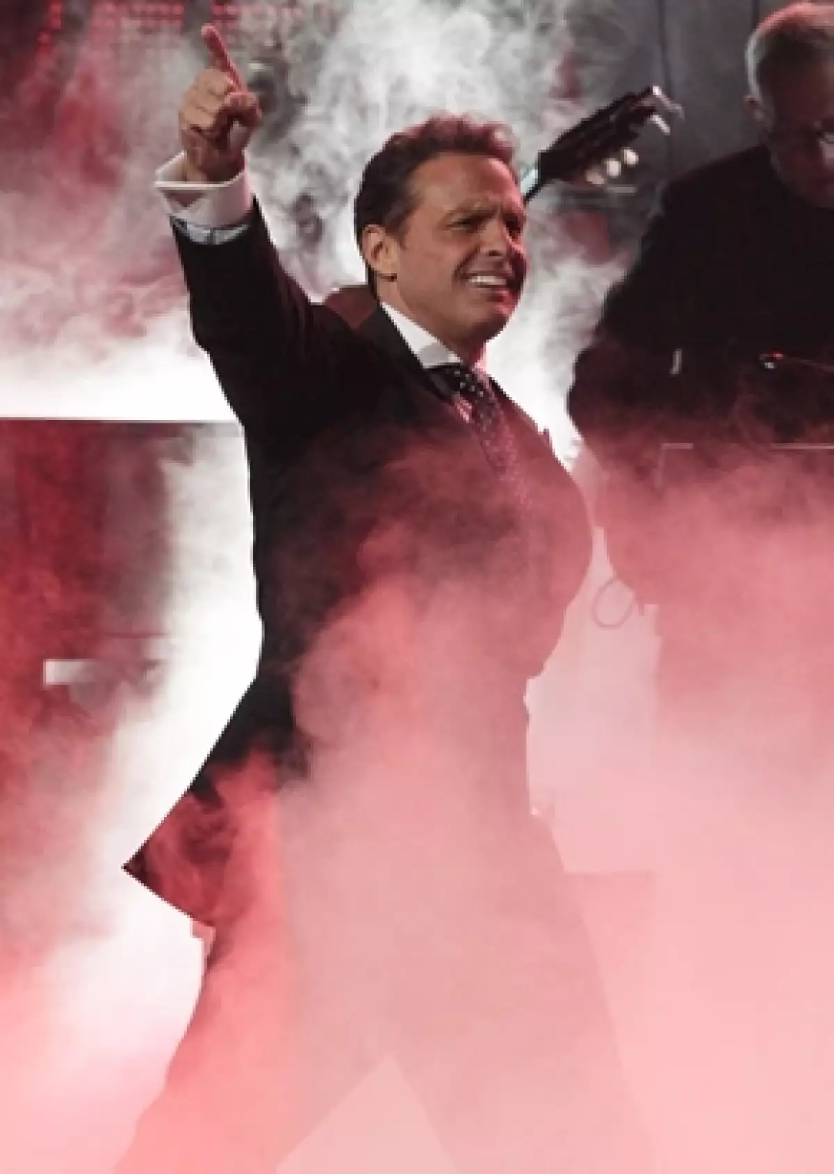 El cantante ofreció su último concierto para el público de habla hispana en Bolivia; ahora se prepara para continuar por Estados Unidos.