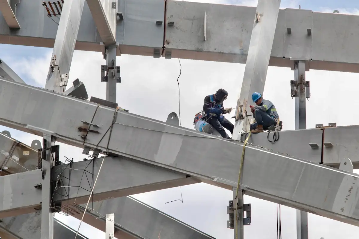 Acero hecho en México: La nueva regla para proyectos públicos que frena el avance de China en el país