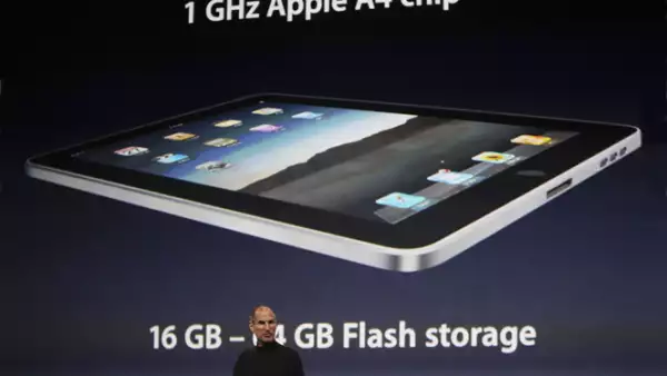 Los costos de la nueva iPad varían dependiendo si tiene conexión Wi-Fi y 3G o sólo Wi-Fi. La versión de 16Gb cuesta 499 o 629 dólares, la de 32Gb va de 599 a 729 dólares y la de 64Gb costará 699 o 829 dólares.